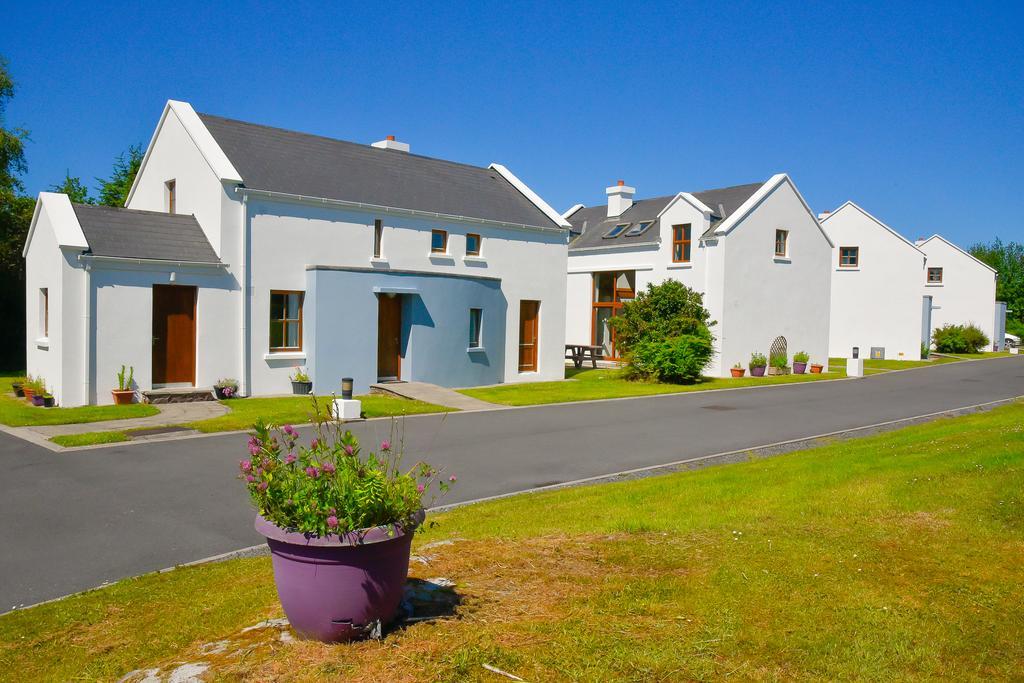 Achill Cottages Achill Sound Exteriör bild